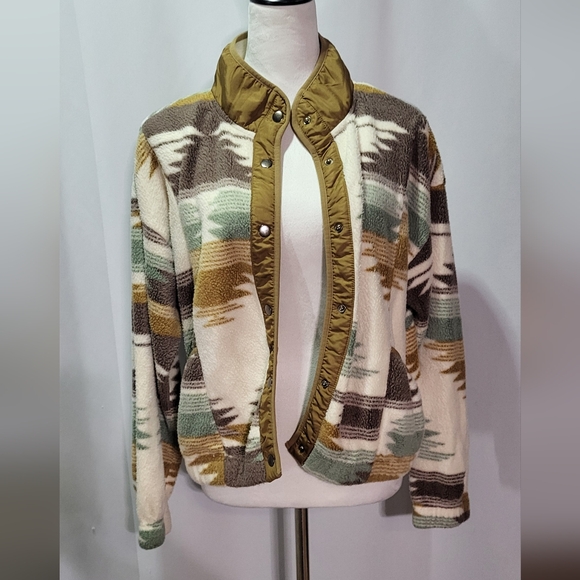 Weekends Everyday Women's Sage Brown Aztec Pattern Button Down Shacket Size Med - Picture 5 of 10